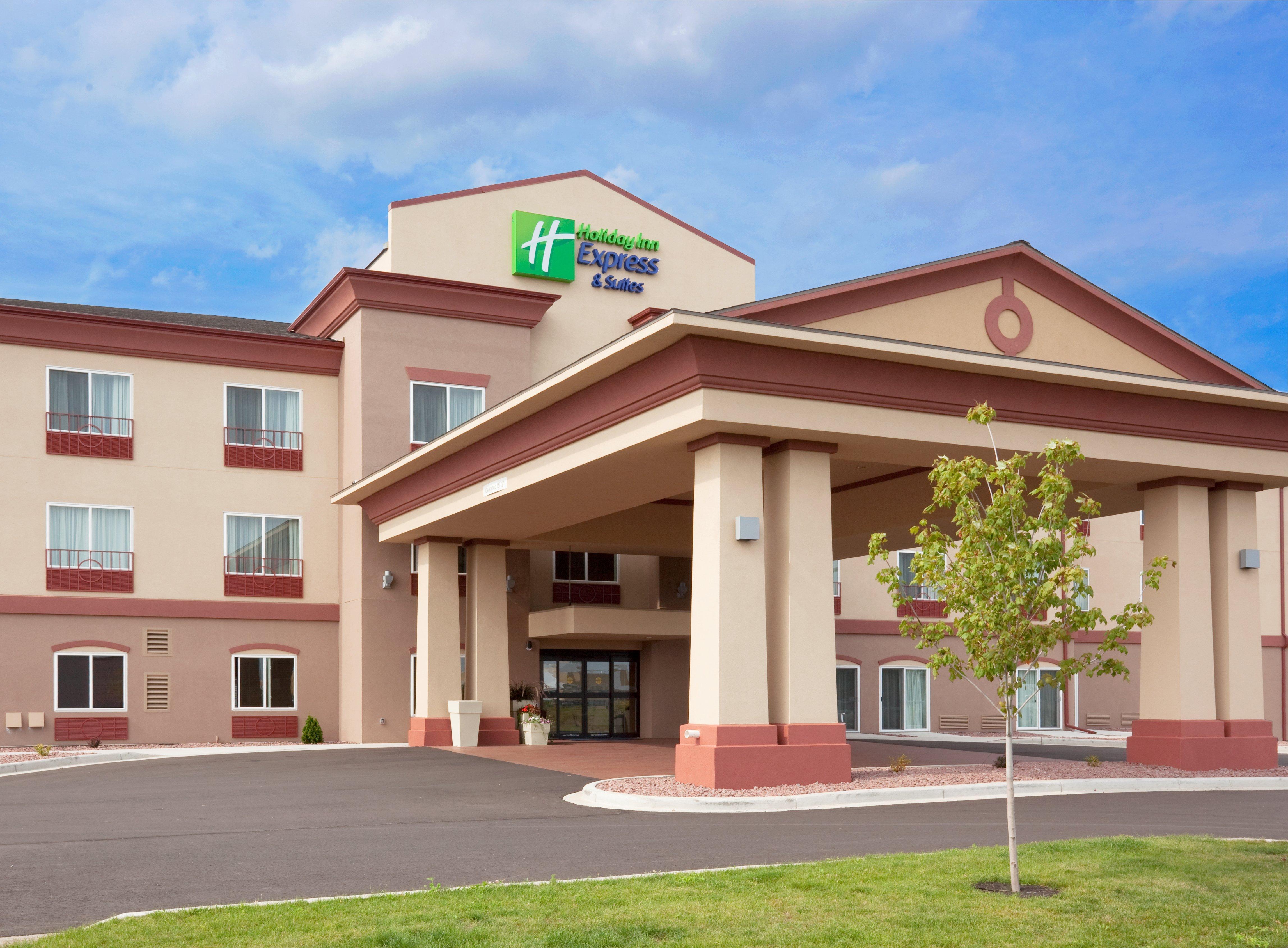 Holiday Inn Express Hotel & Suites Antigo By Ihg Esterno foto