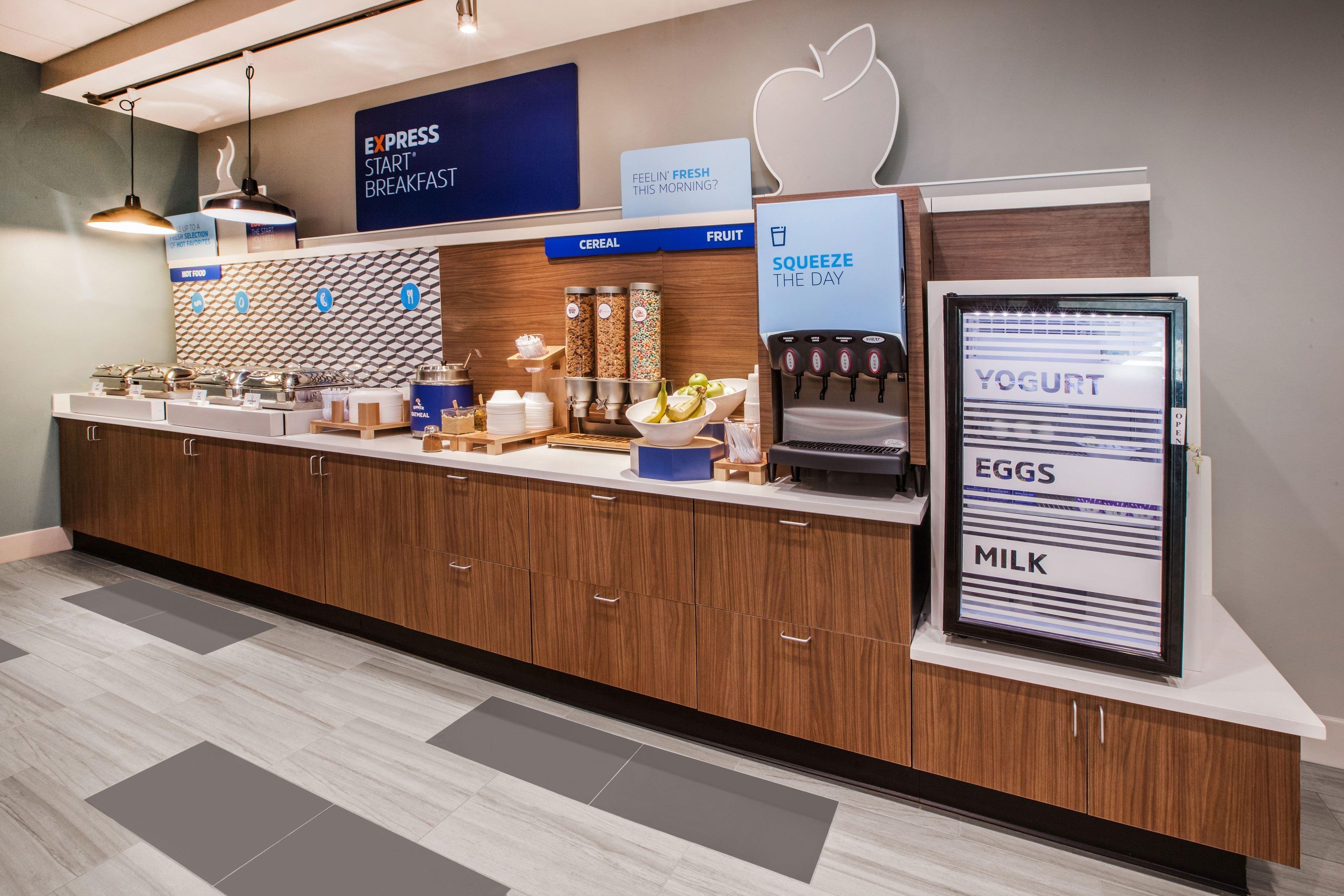 Holiday Inn Express Hotel & Suites Antigo By Ihg Esterno foto