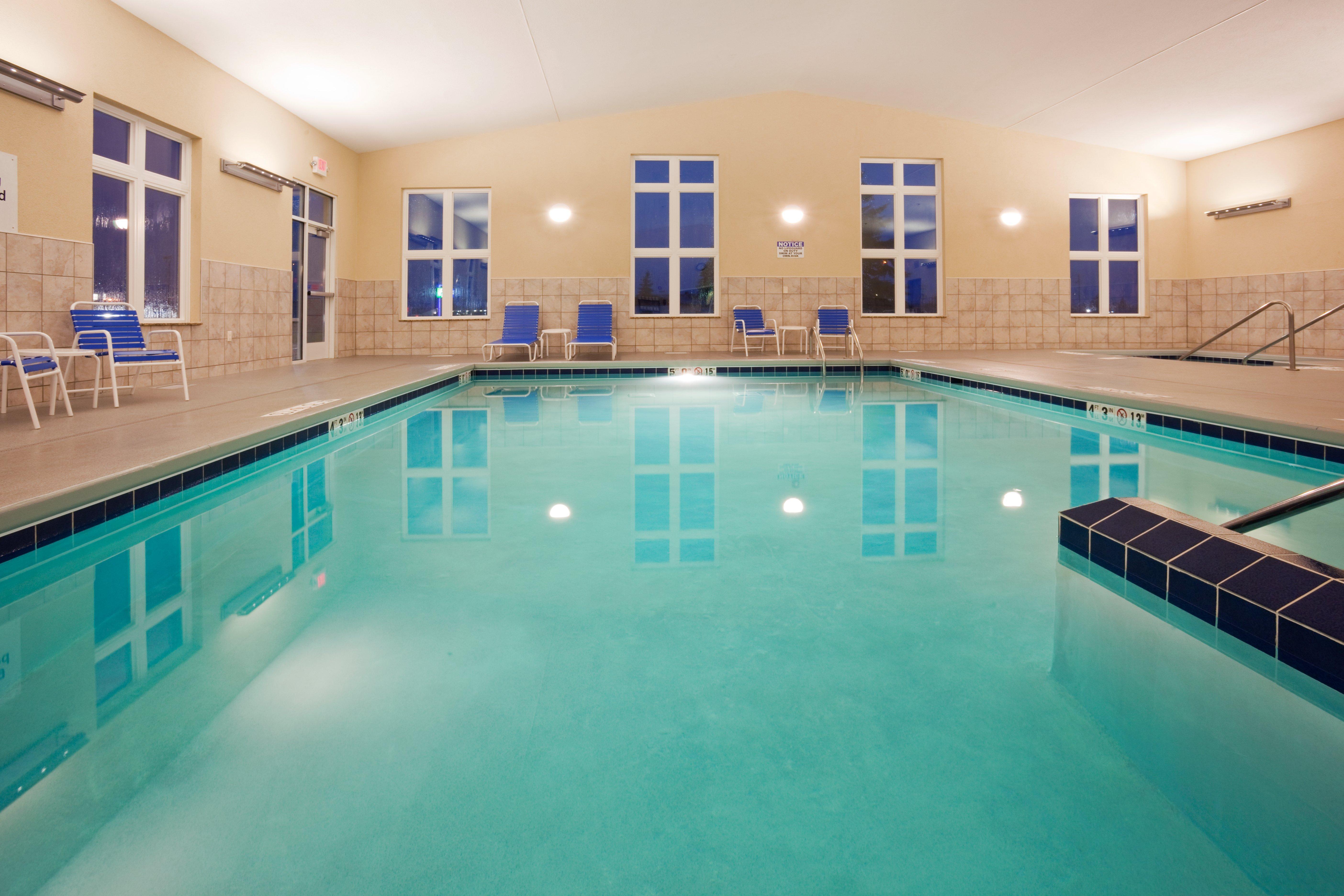 Holiday Inn Express Hotel & Suites Antigo By Ihg Esterno foto