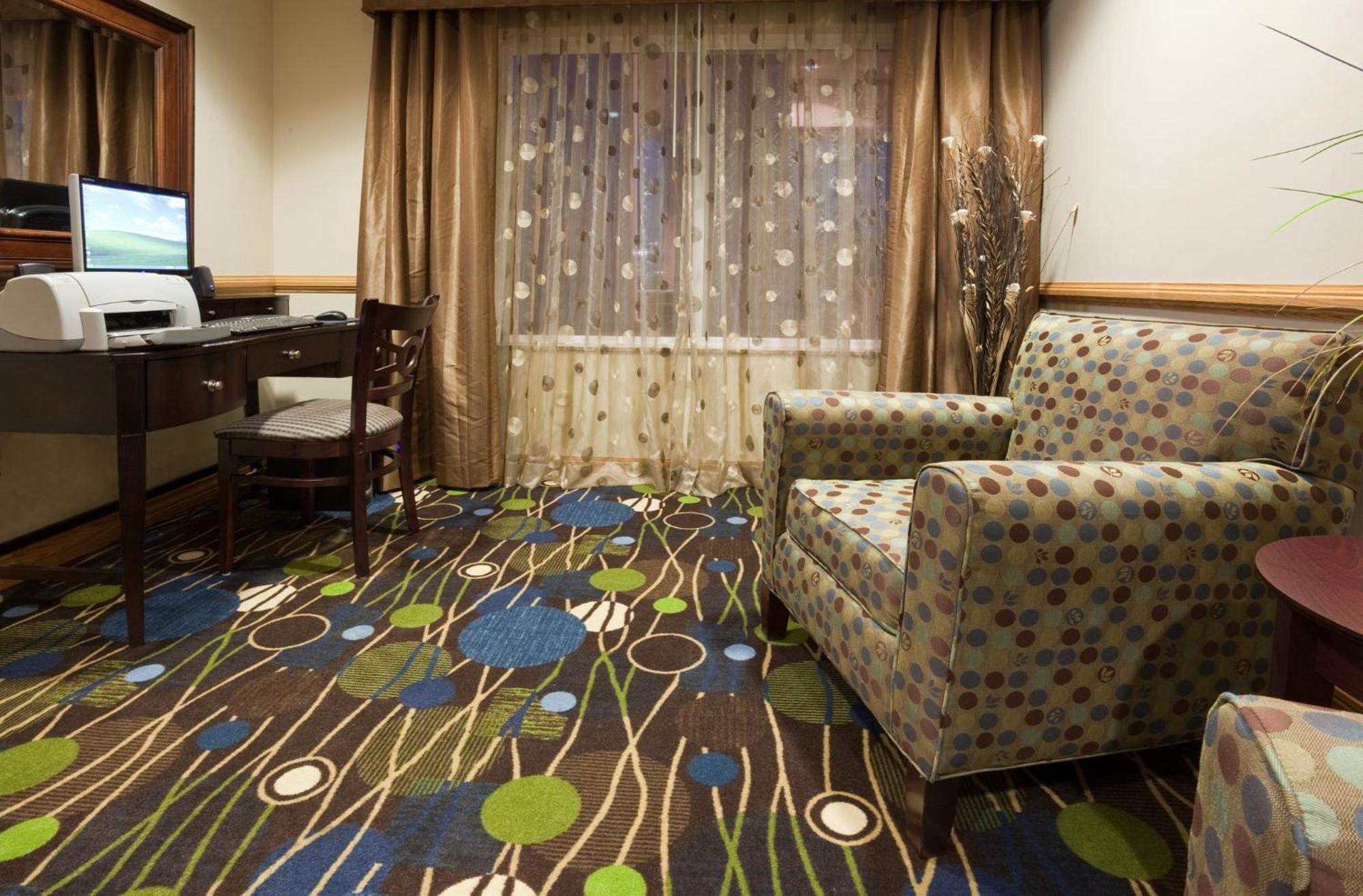 Holiday Inn Express Hotel & Suites Antigo By Ihg Esterno foto