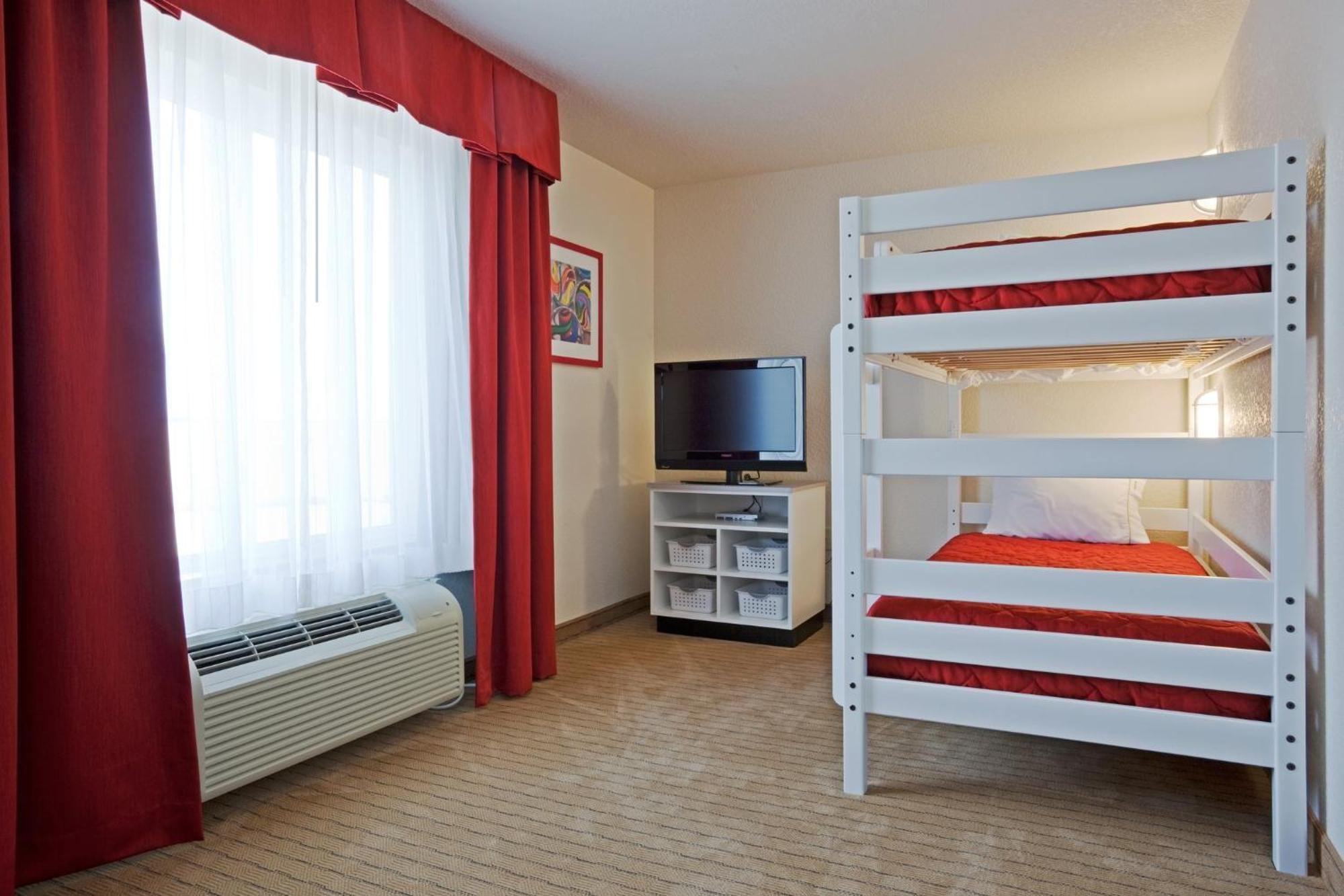 Holiday Inn Express Hotel & Suites Antigo By Ihg Esterno foto