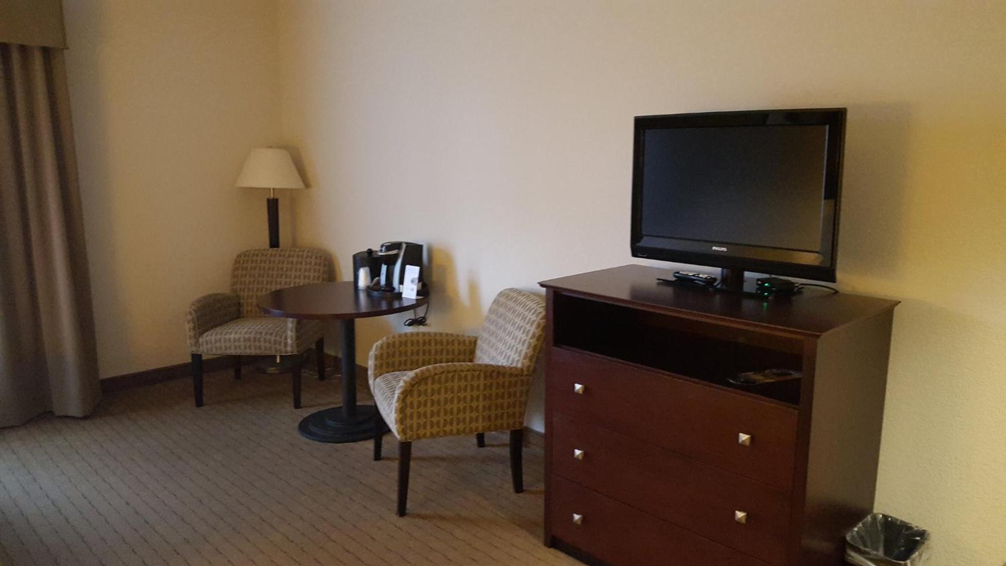 Holiday Inn Express Hotel & Suites Antigo By Ihg Esterno foto