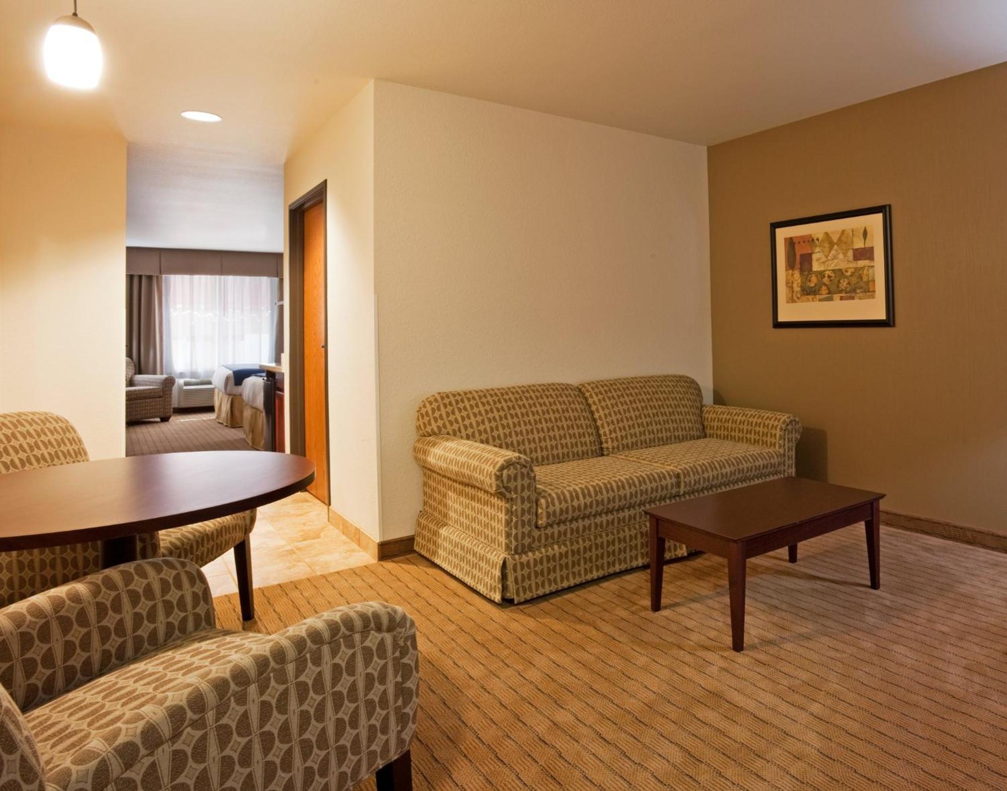 Holiday Inn Express Hotel & Suites Antigo By Ihg Esterno foto