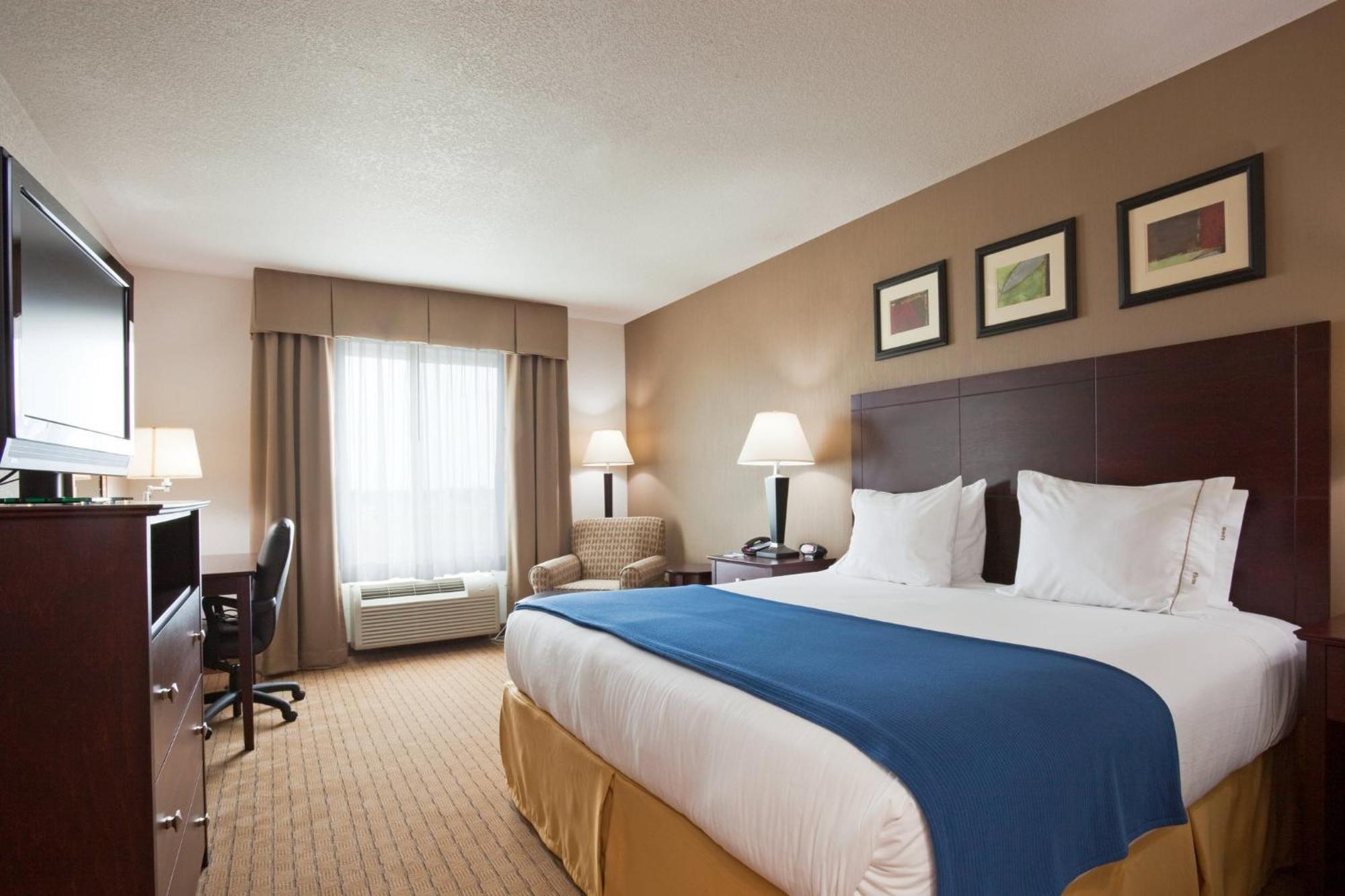 Holiday Inn Express Hotel & Suites Antigo By Ihg Esterno foto