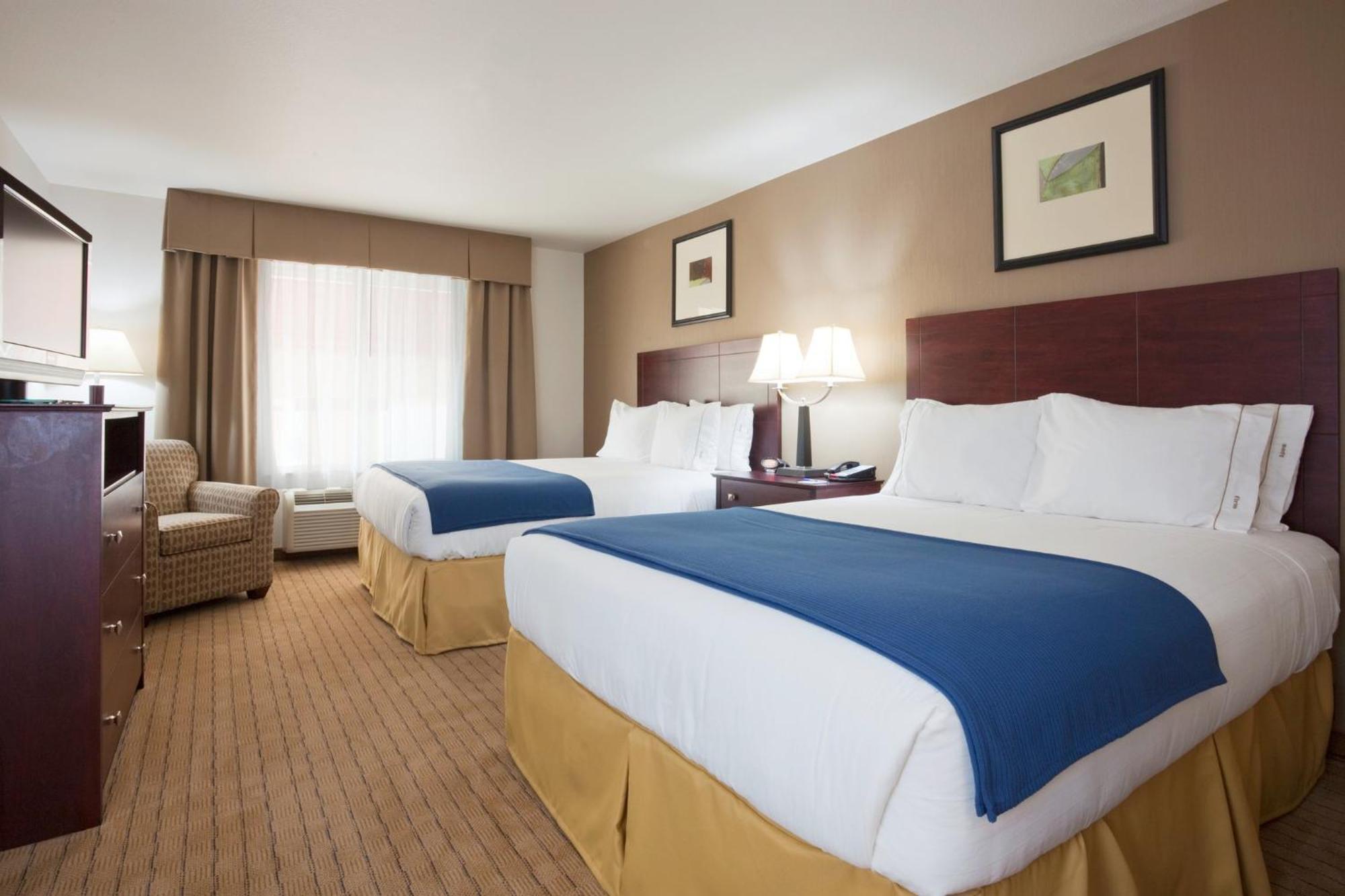Holiday Inn Express Hotel & Suites Antigo By Ihg Esterno foto