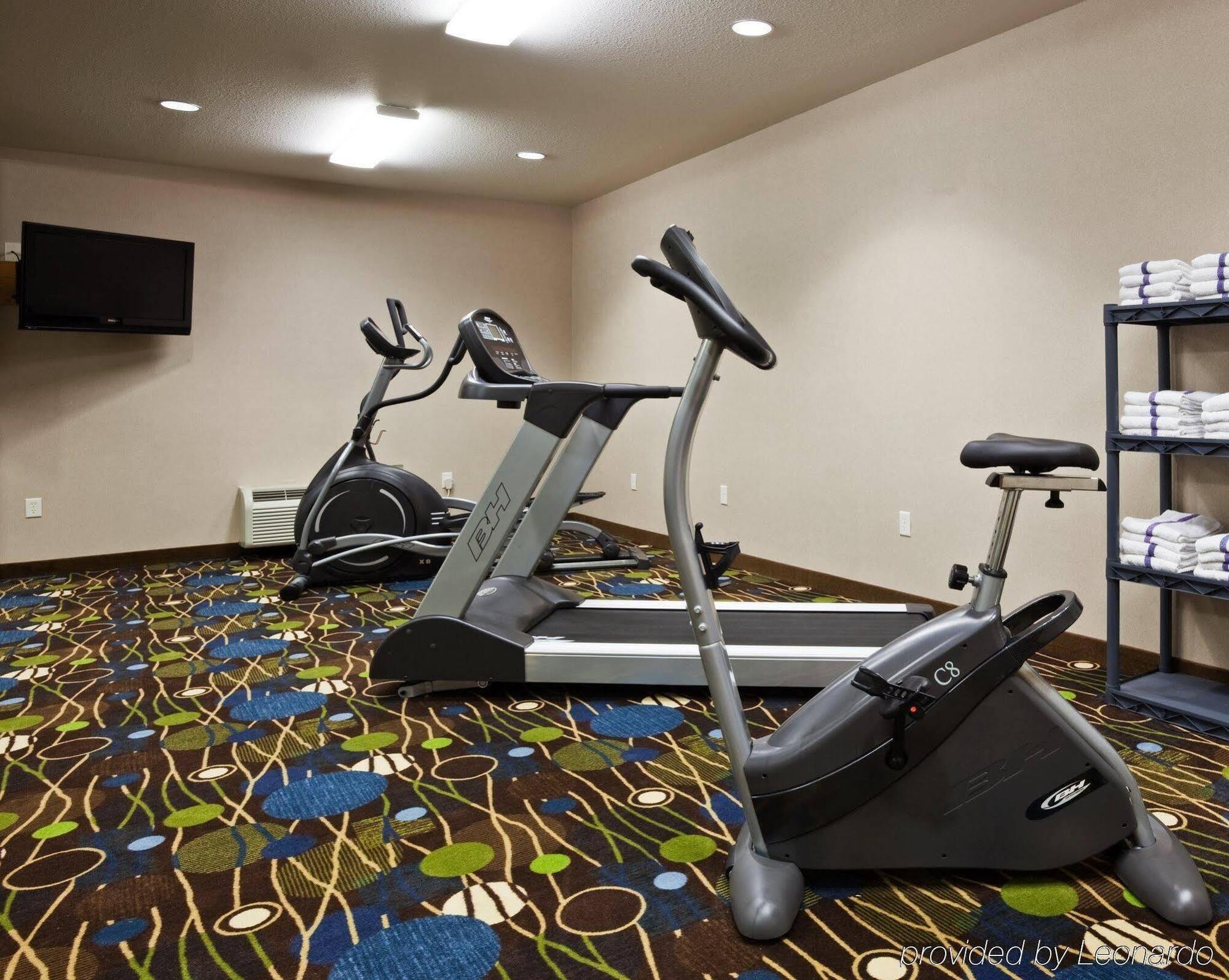 Holiday Inn Express Hotel & Suites Antigo By Ihg Esterno foto